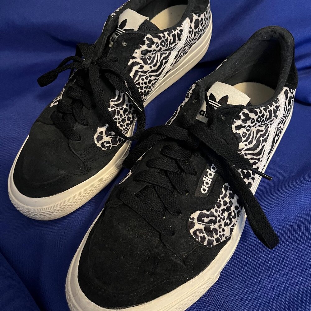 Like New Adidas Black/White Leopard-Print & Black Suede Court Sneakers Size 9